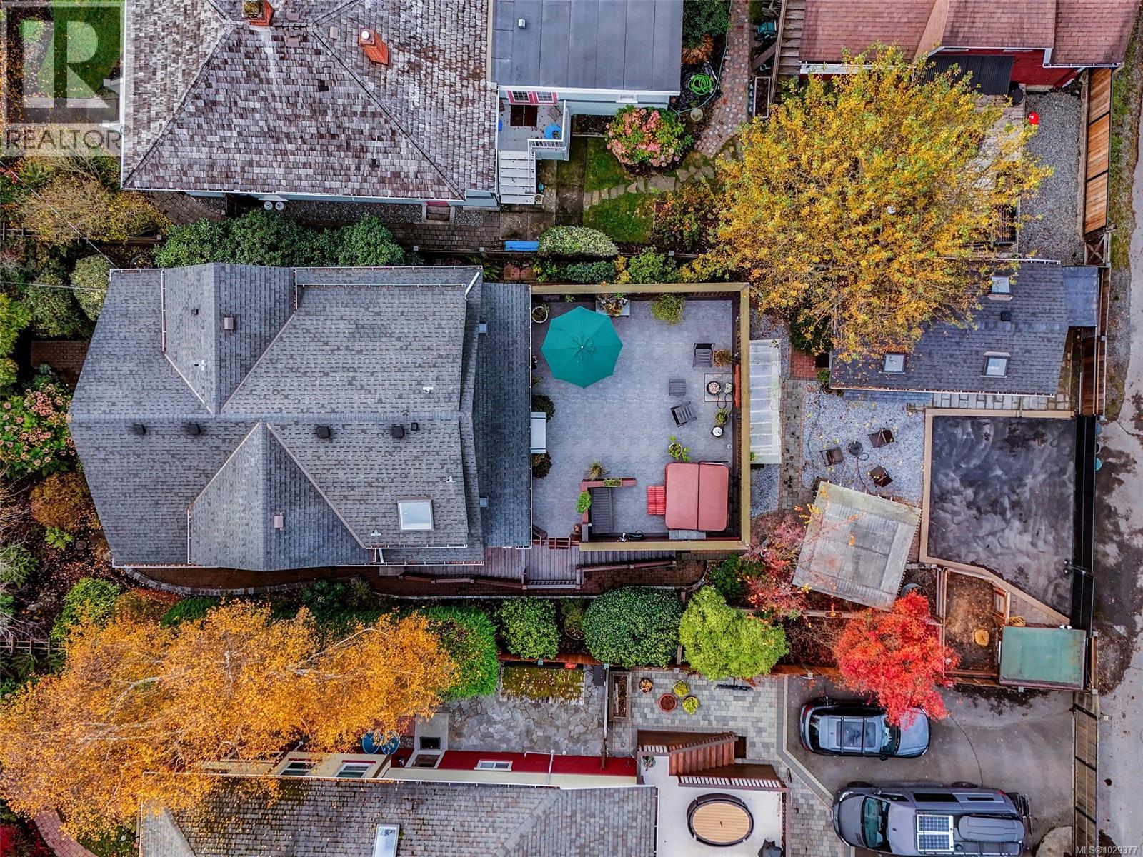 1152 CHAPMAN ST - 28