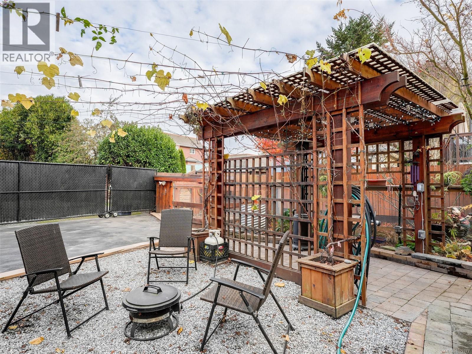 1152 CHAPMAN ST - 29