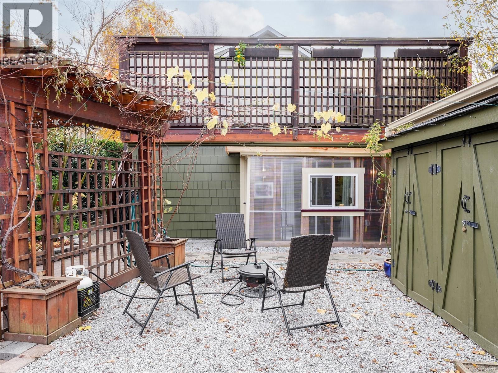 1152 CHAPMAN ST - 31