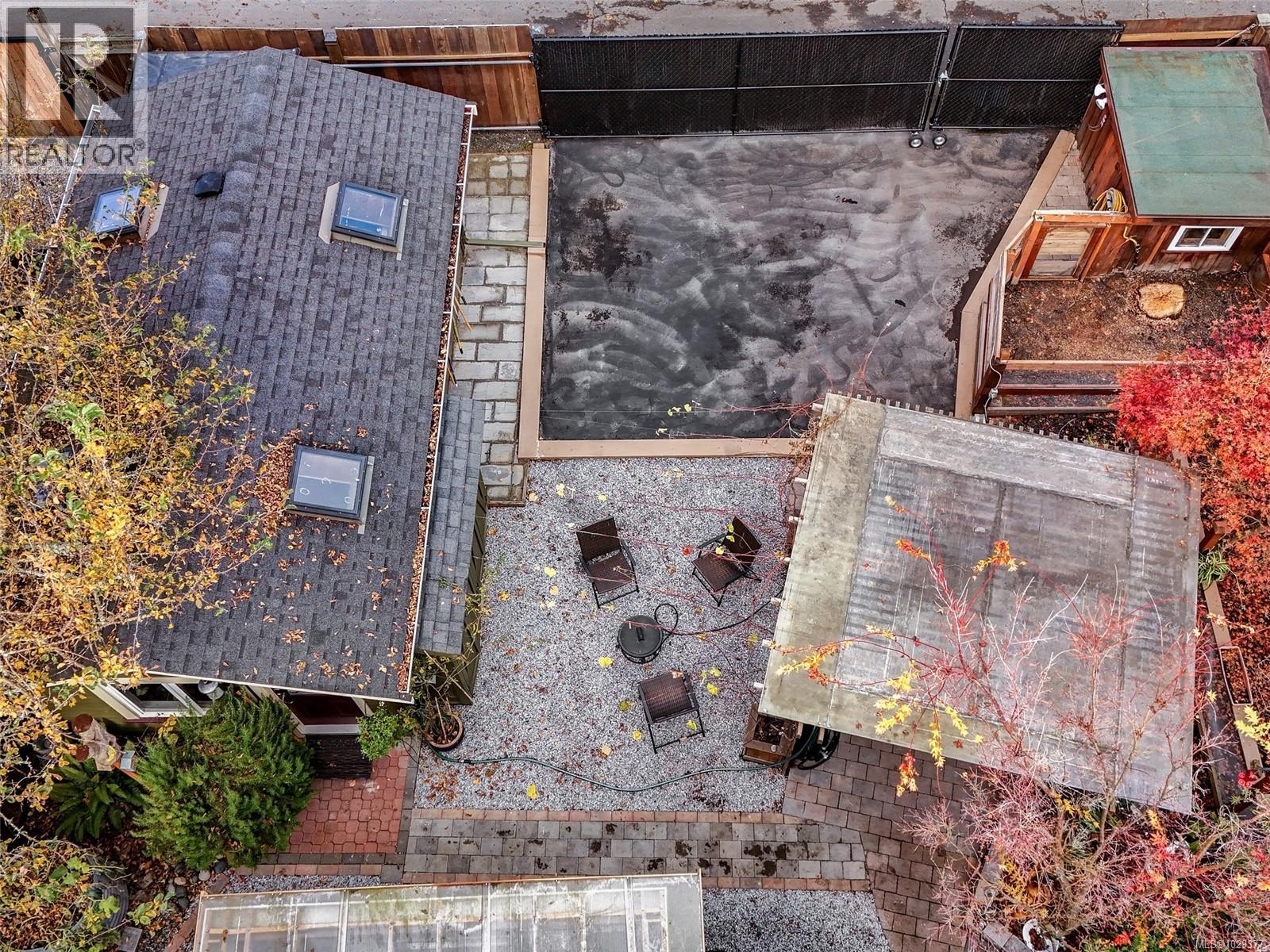 1152 CHAPMAN ST - 42