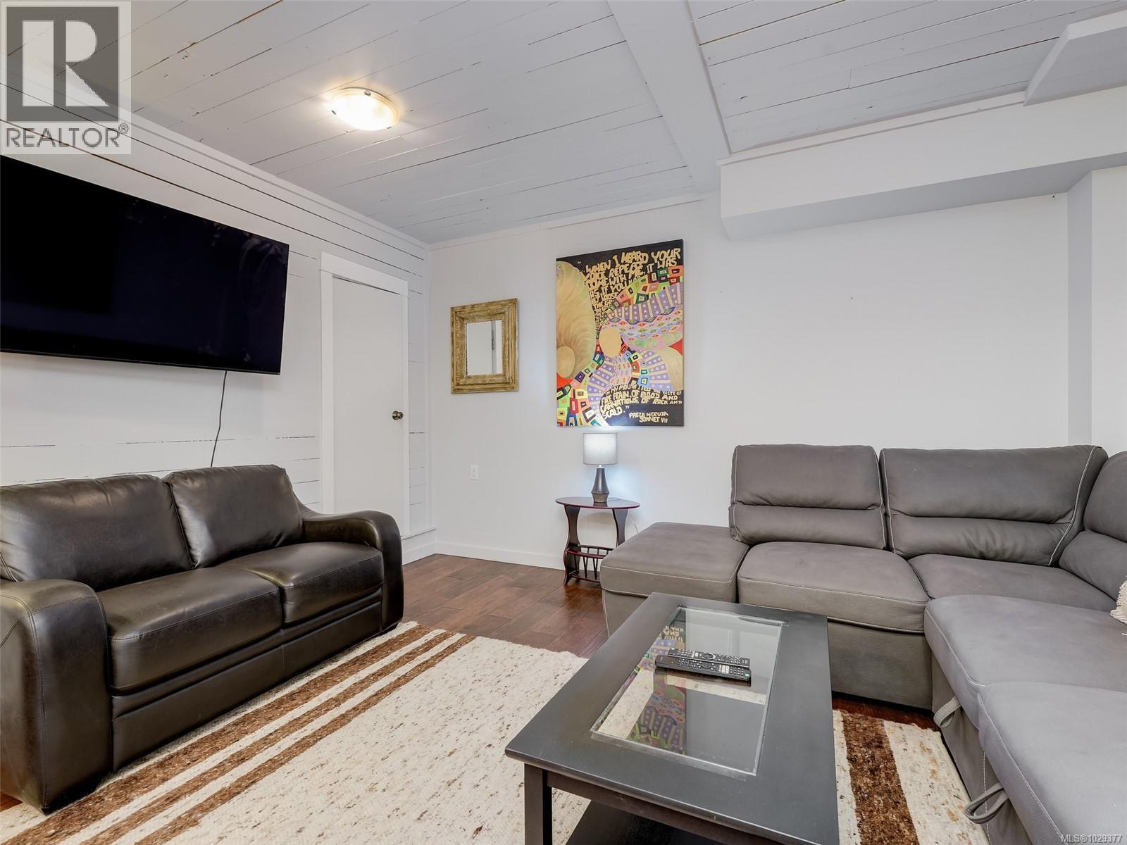 1152 CHAPMAN ST - 44