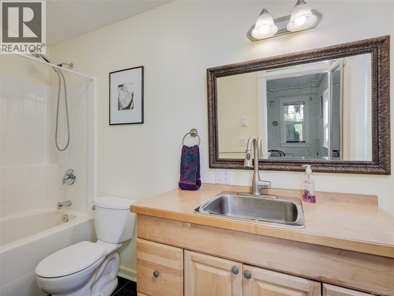 1152 CHAPMAN ST - 47