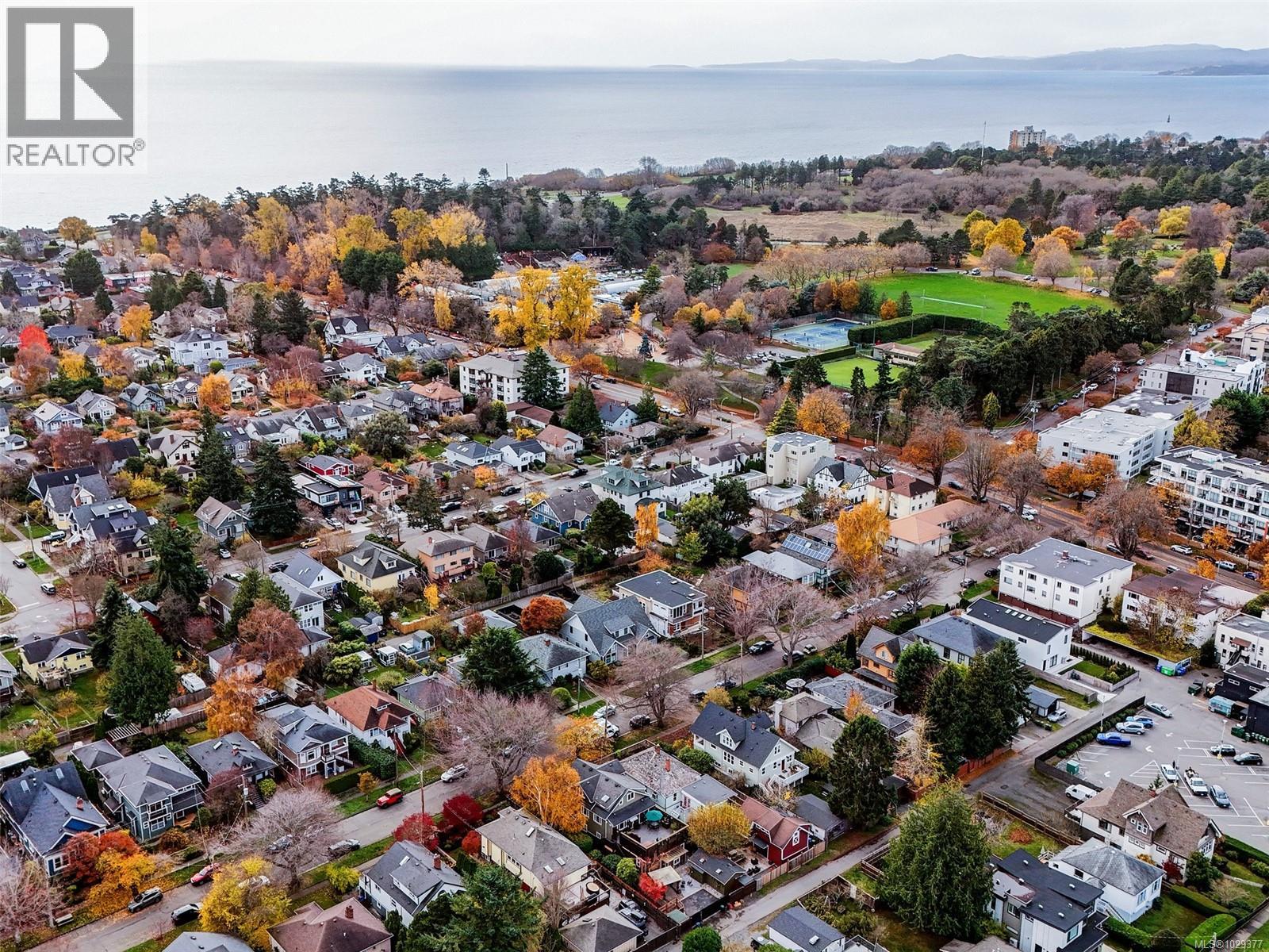 1152 CHAPMAN ST - 53