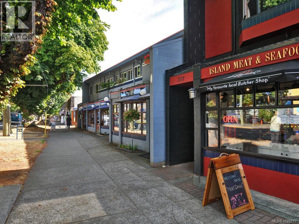 1152 CHAPMAN ST - 57