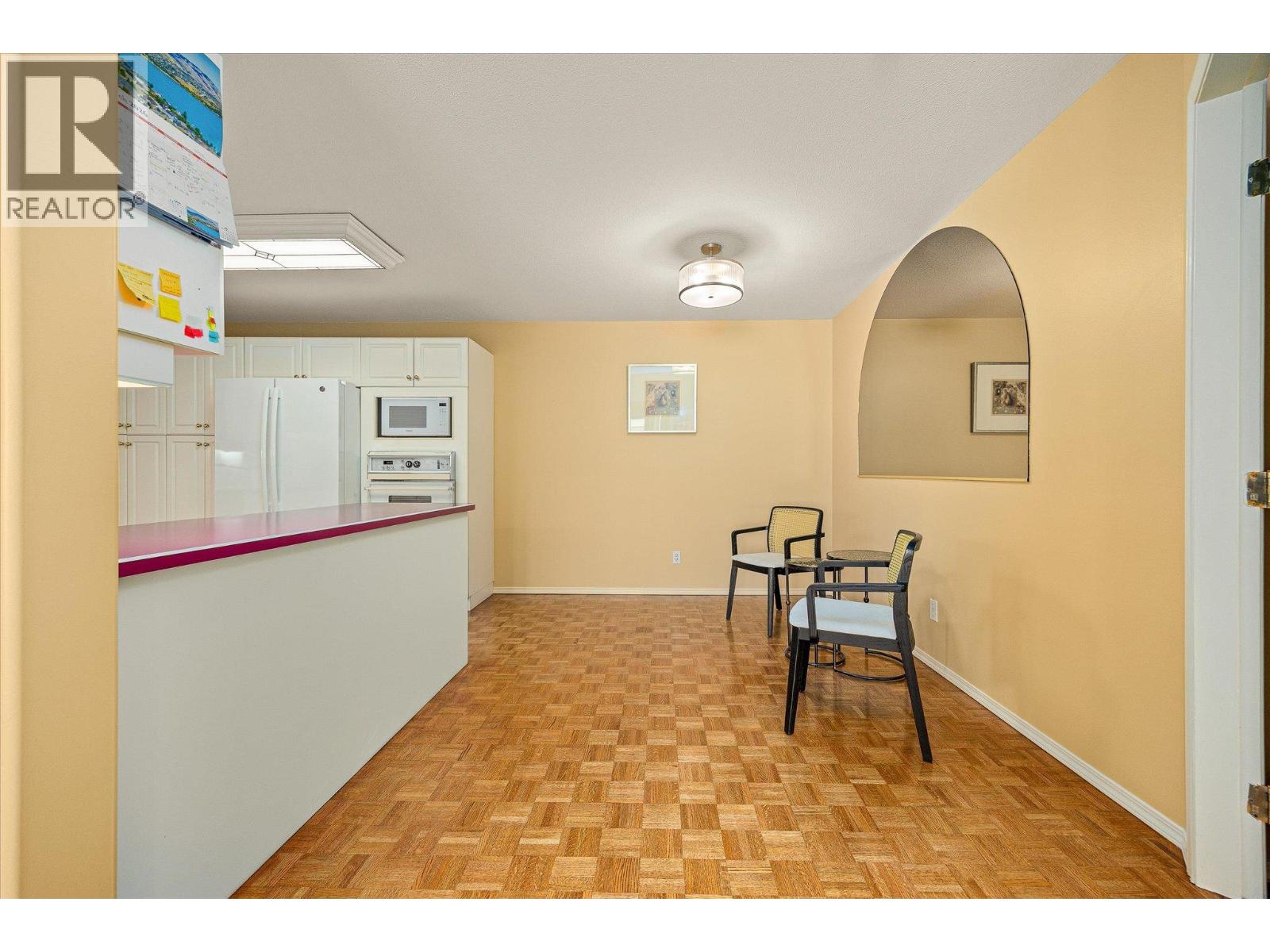 314 985 KLO Road, Kelowna