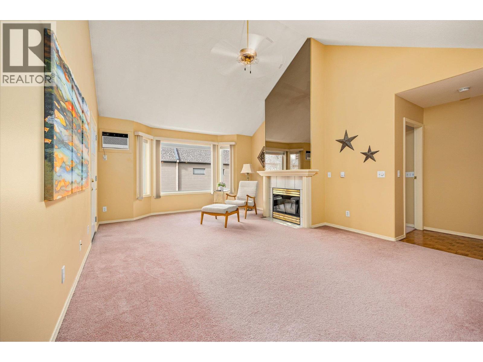 314 985 KLO Road, Kelowna