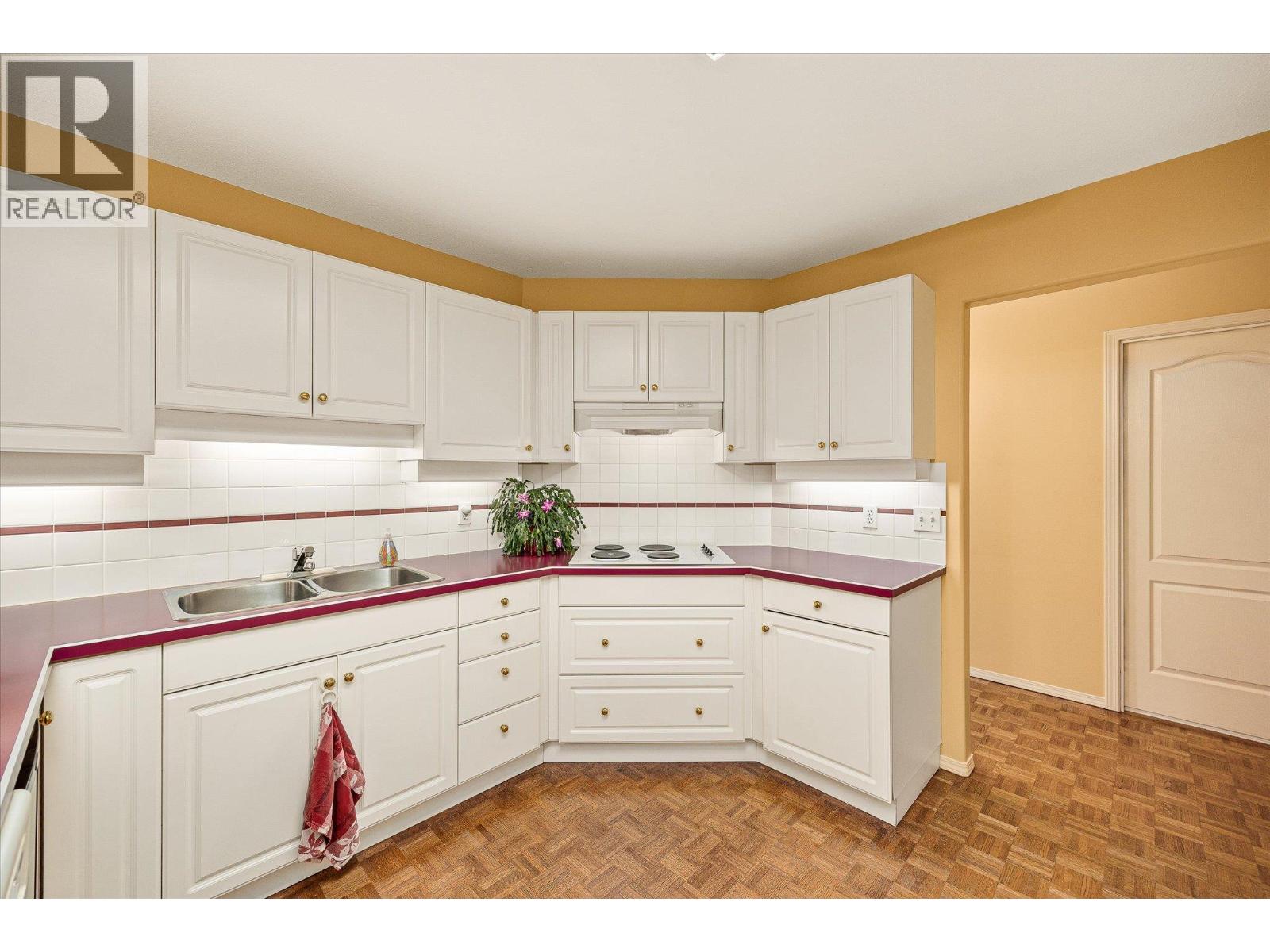 314 985 KLO Road, Kelowna