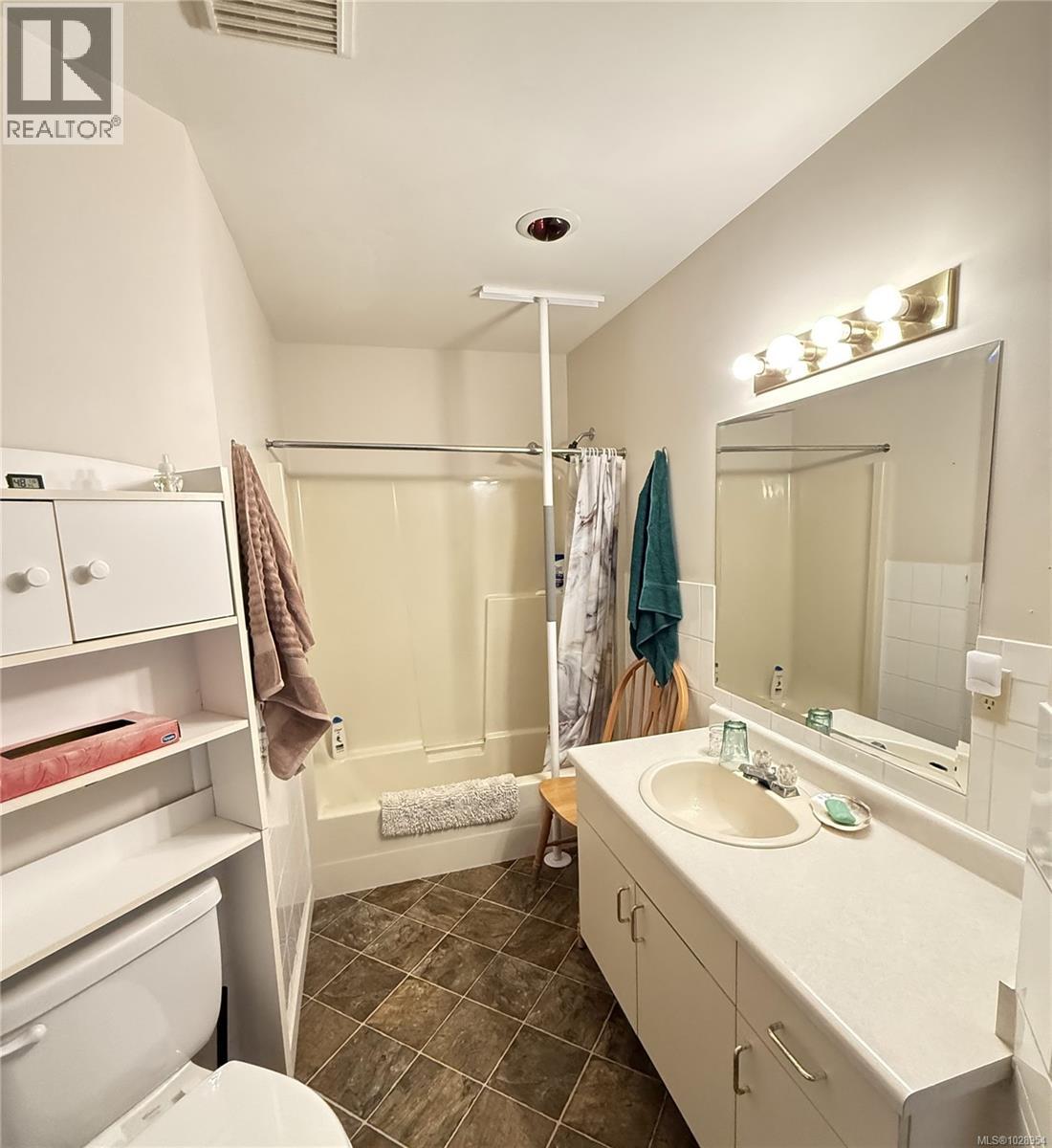 3 130 Corbett Road, Salt Spring