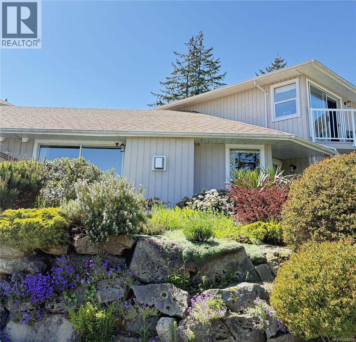 3 130 Corbett Road, Salt Spring