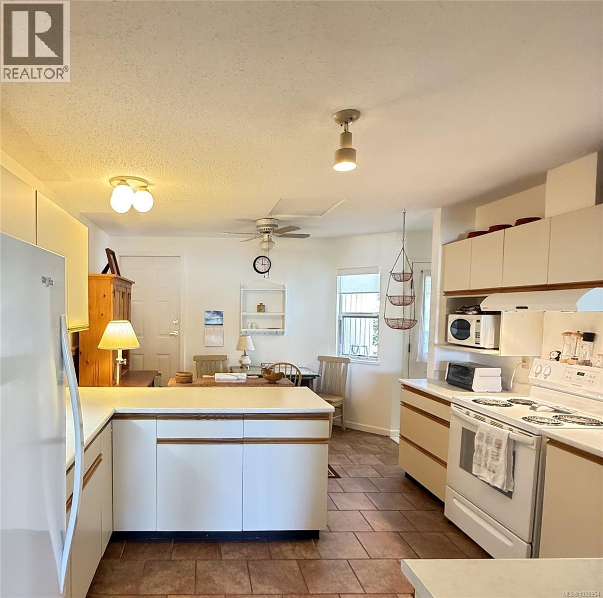 3 130 Corbett Road, Salt Spring