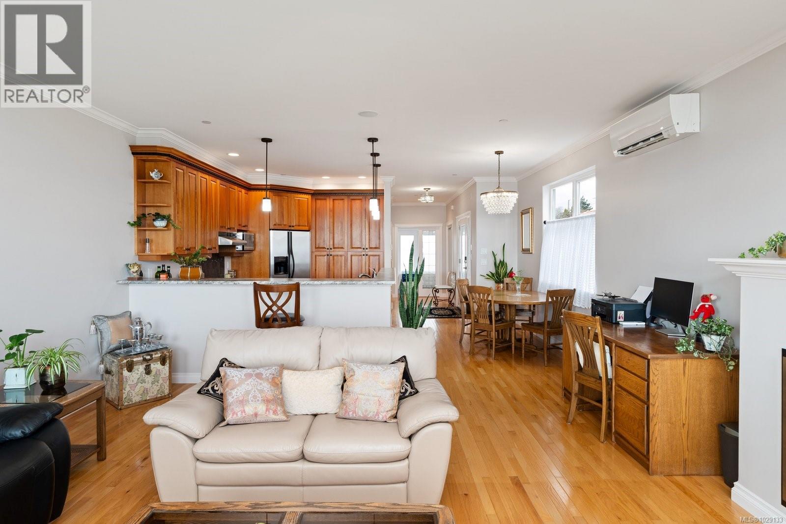 9452 LOCHSIDE DR - 7