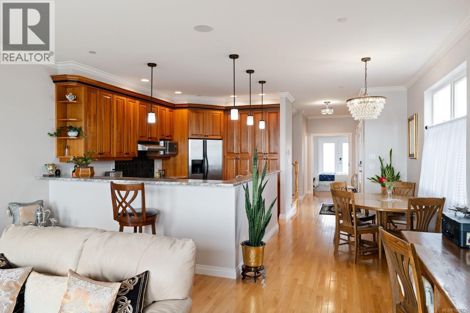 9452 LOCHSIDE DR - 8