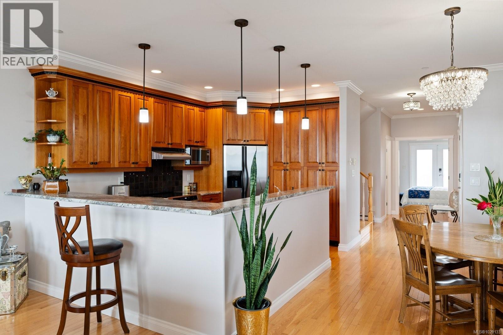 9452 LOCHSIDE DR - 11