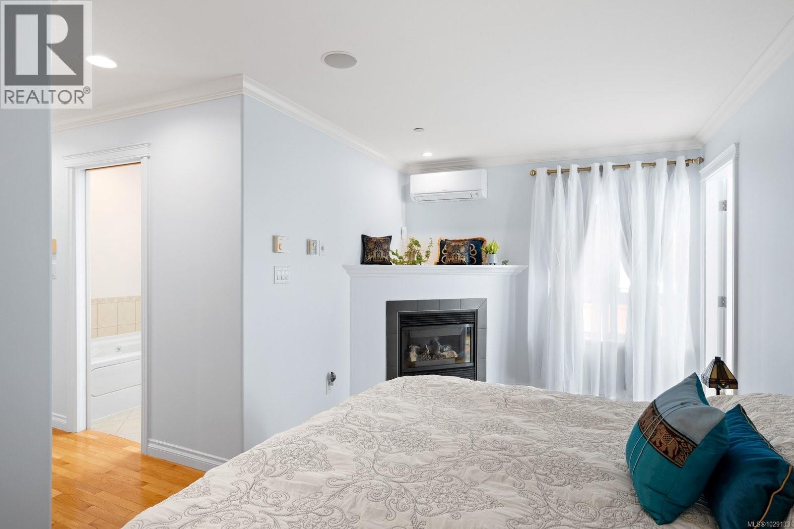 9452 LOCHSIDE DR - 25