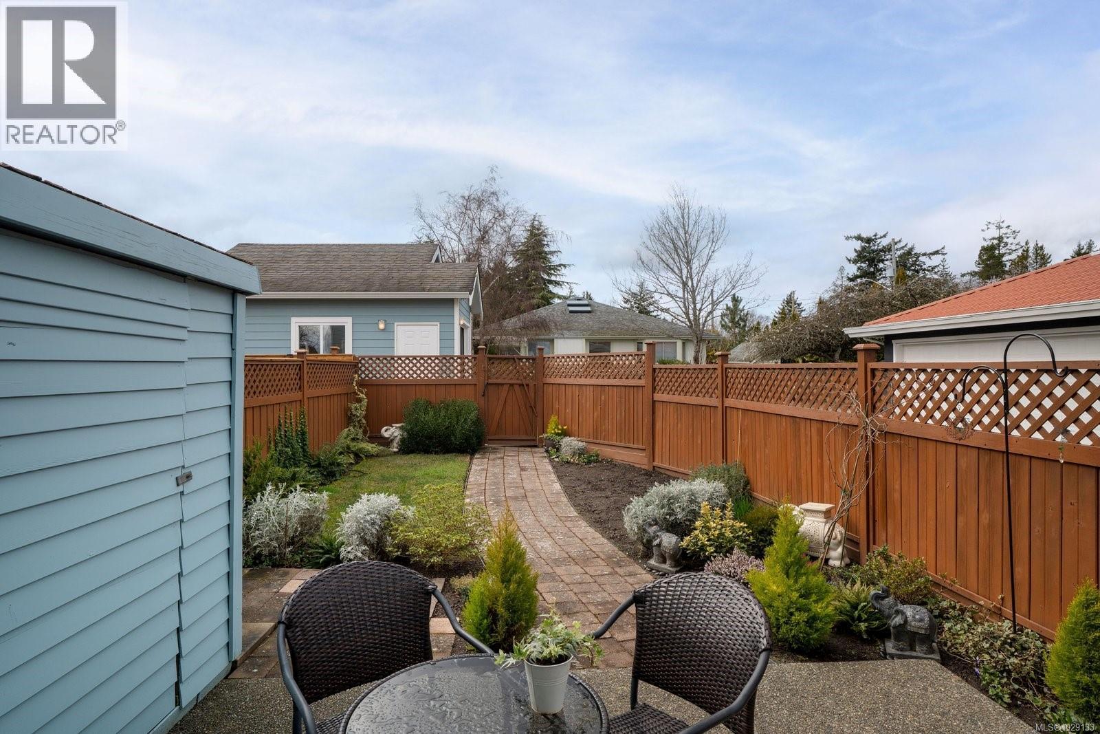 9452 LOCHSIDE DR - 34