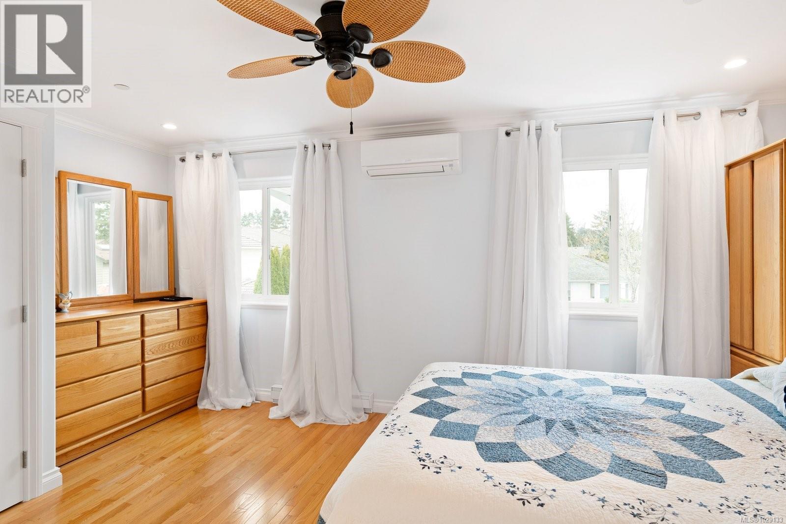 9452 LOCHSIDE DR - 26