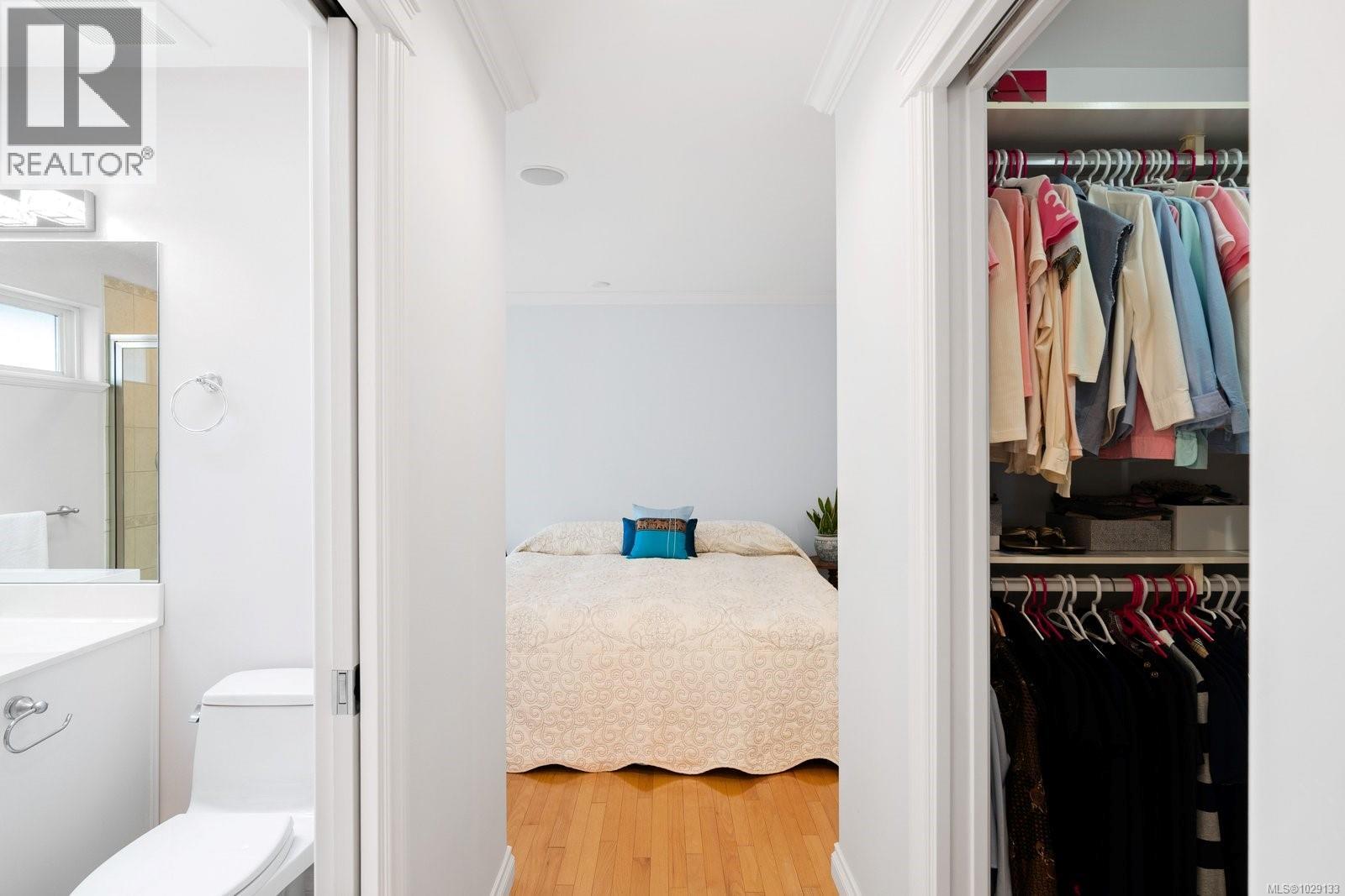 9452 LOCHSIDE DR - 24