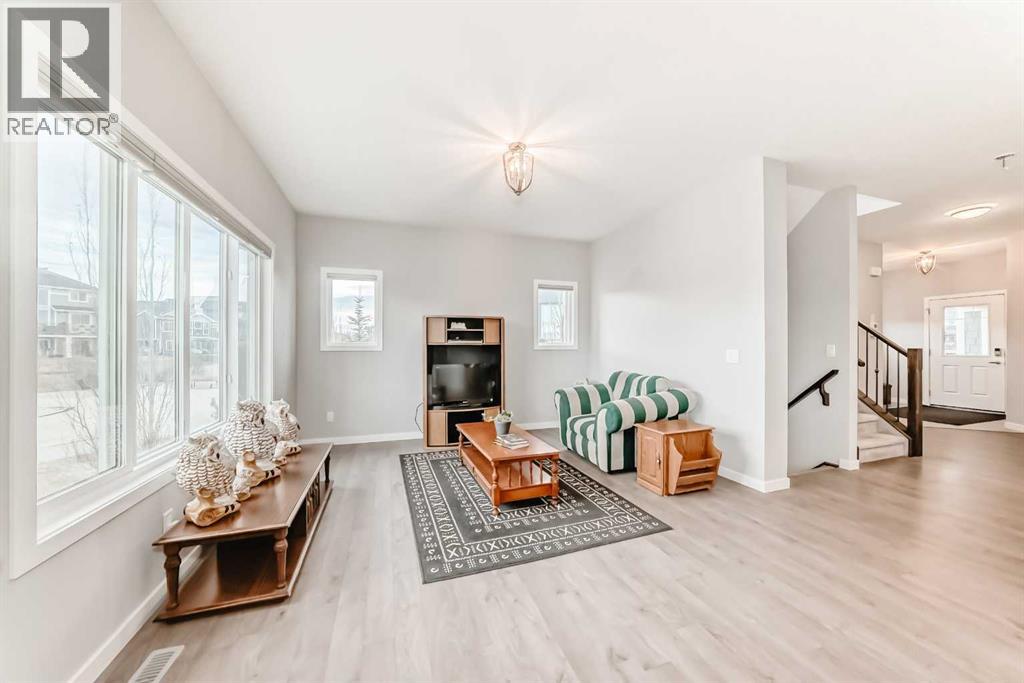 151 Sundown Way, Cochrane