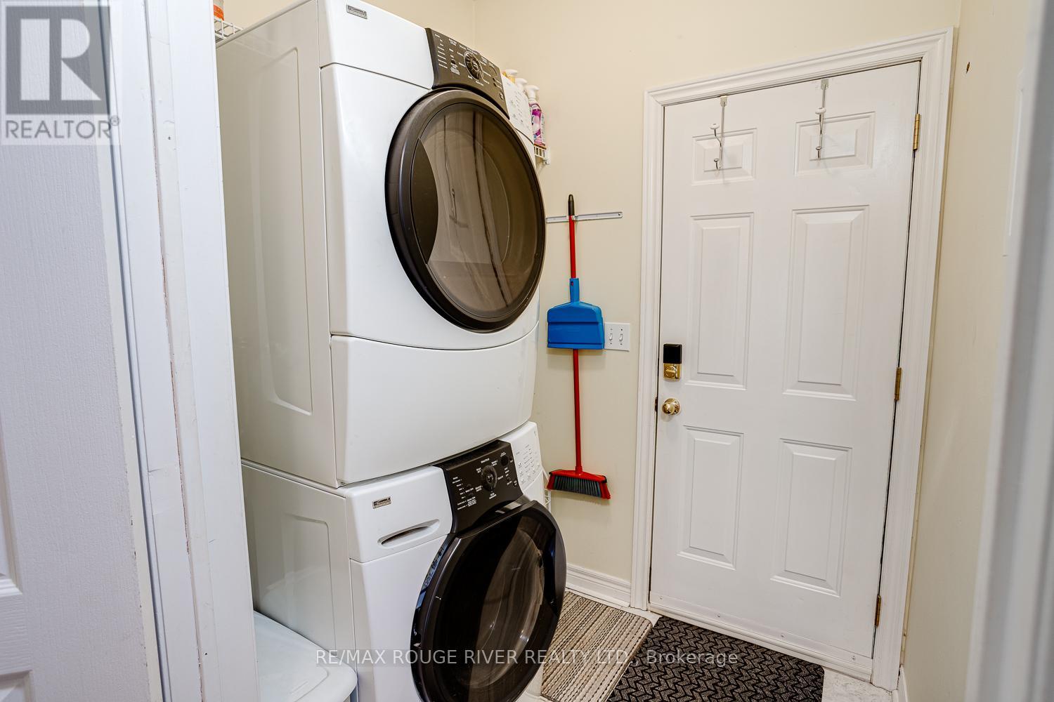 69 HUFFMAN AVENUE - 34