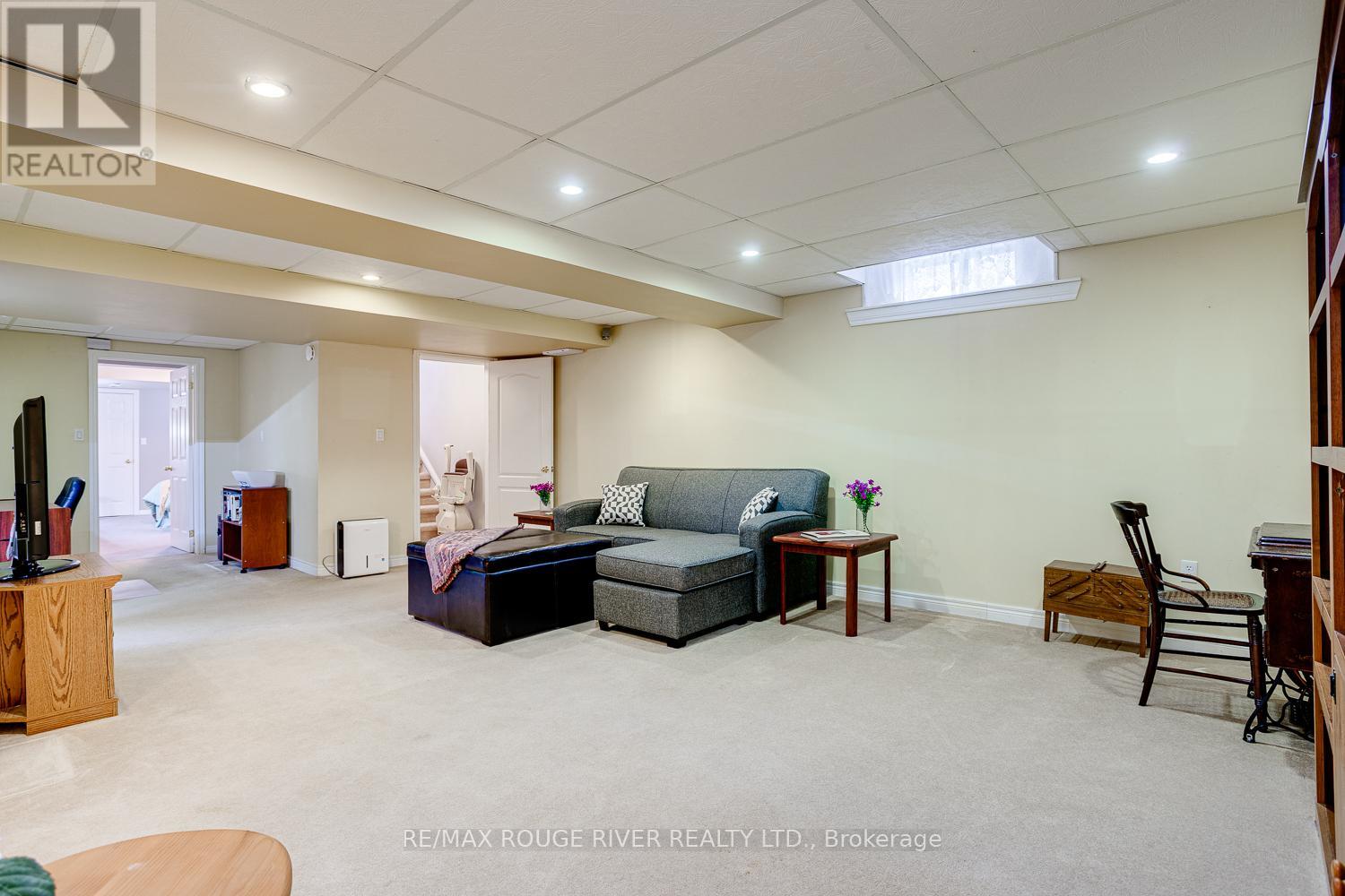69 HUFFMAN AVENUE - 36