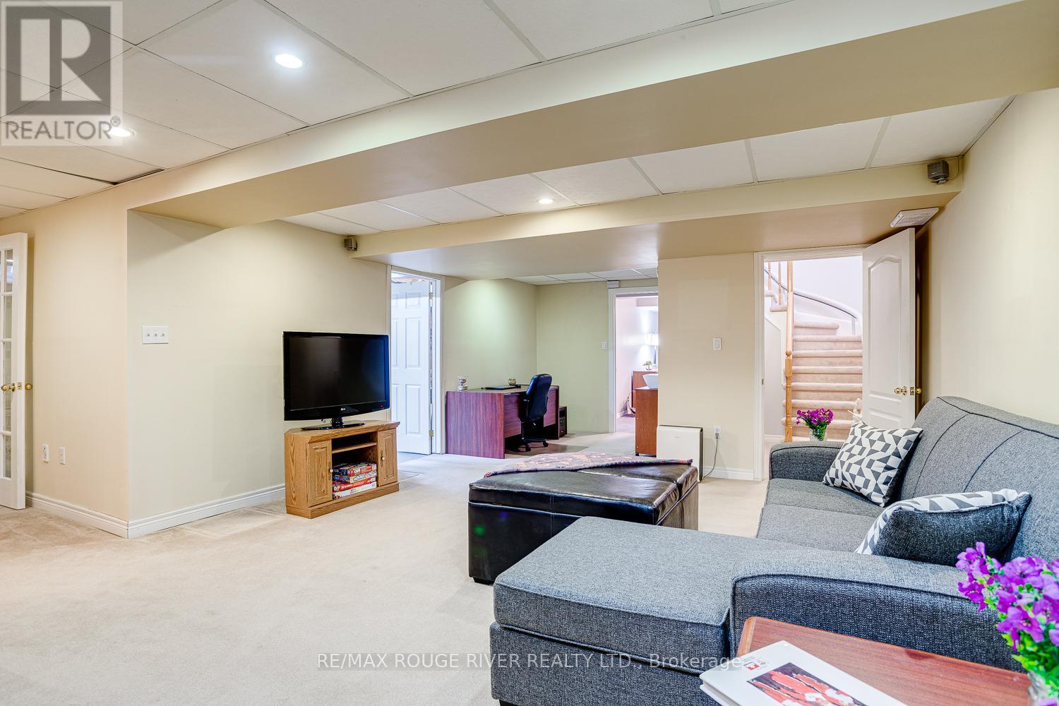 69 HUFFMAN AVENUE - 37