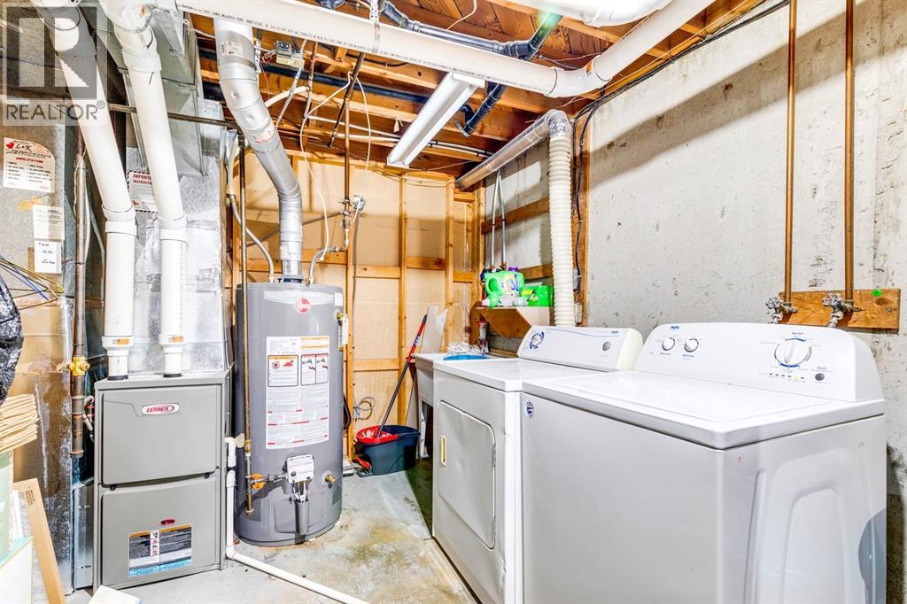 Single Family House Bi-level for Sale in  Penbrooke Close SE Penbrooke Meadows Calgary 