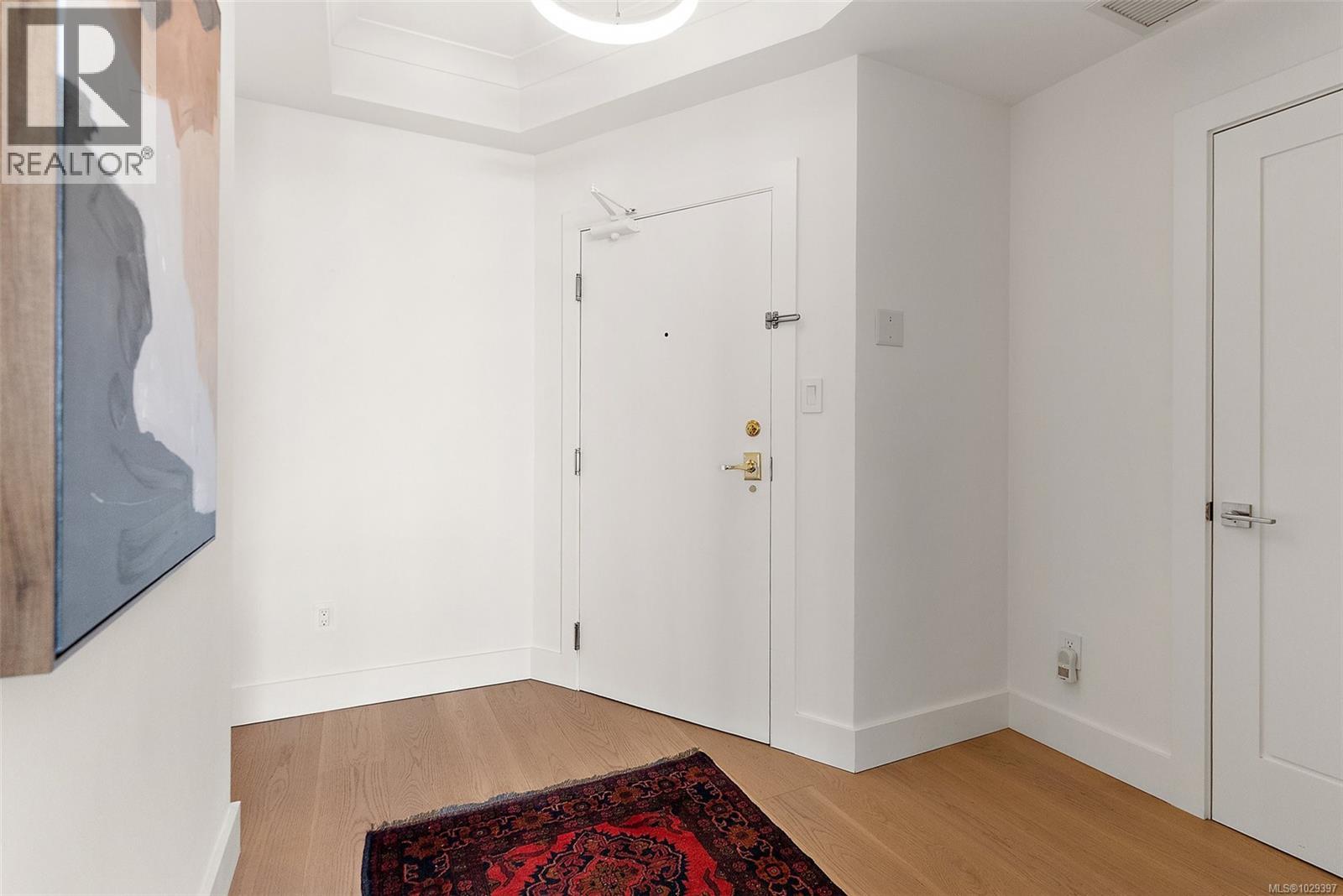 #631 21 DALLAS RD - 17