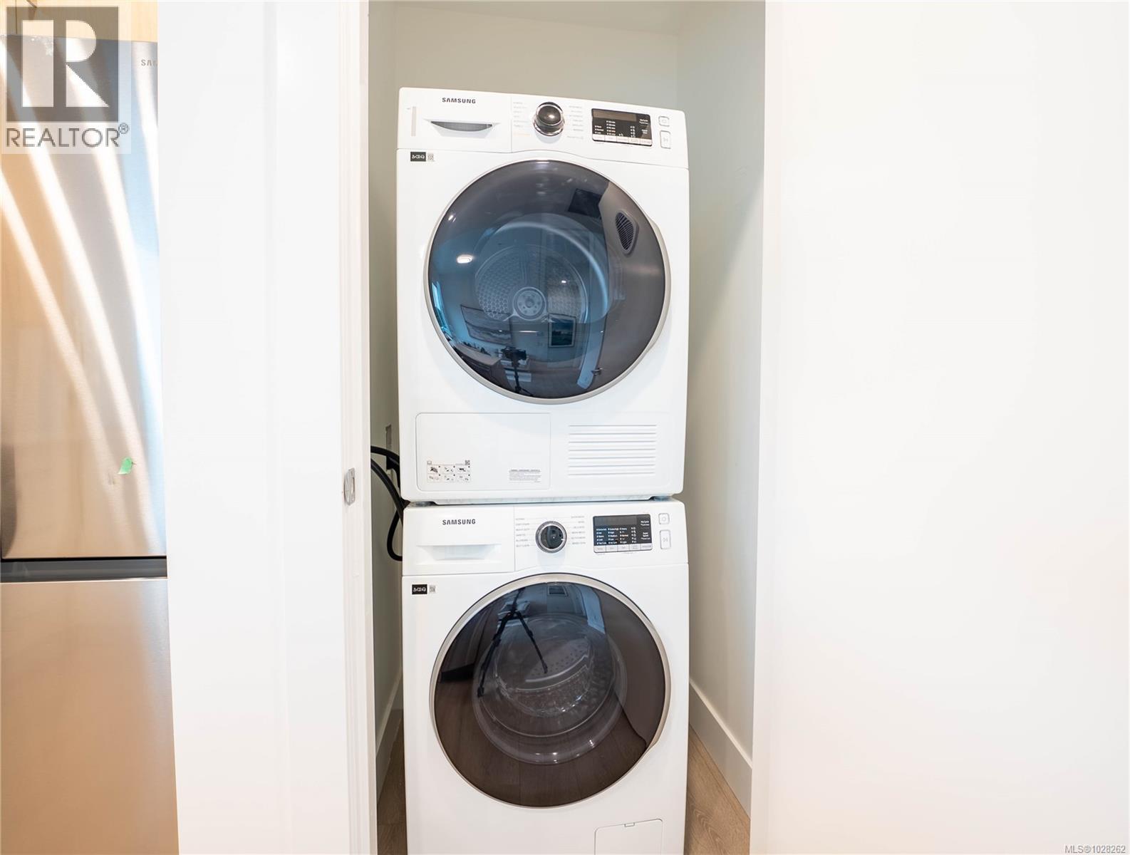 606 258 Helmcken Road, View Royal