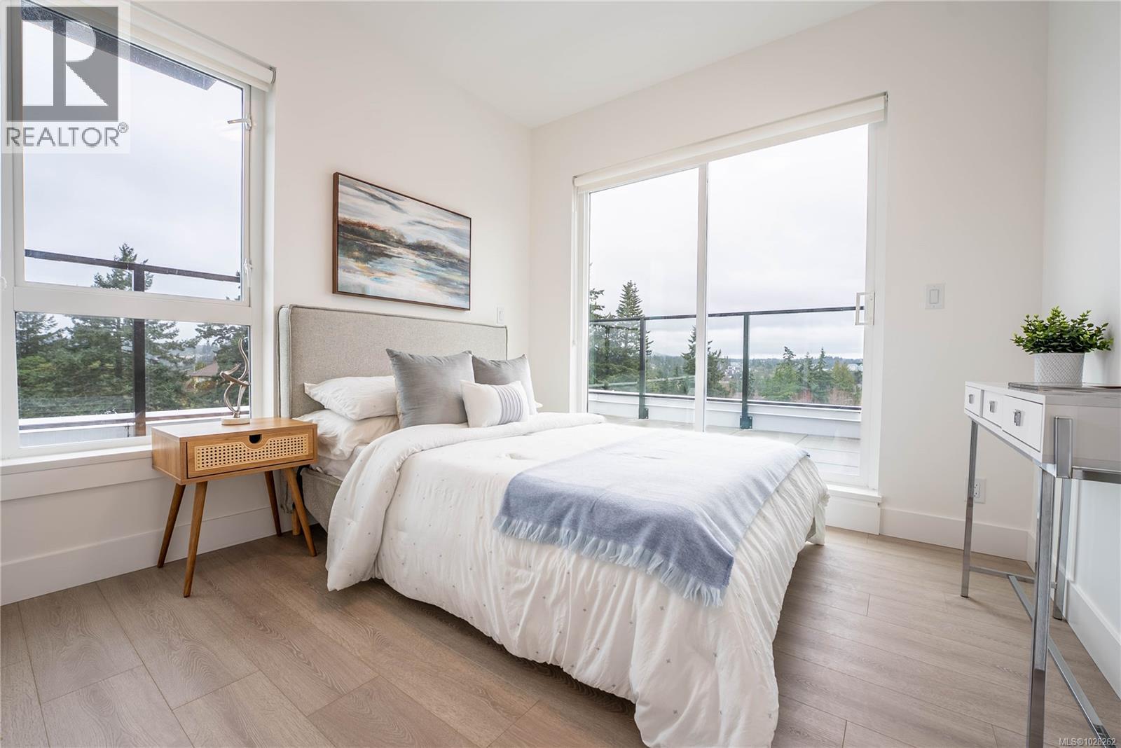 606 258 Helmcken Road, View Royal