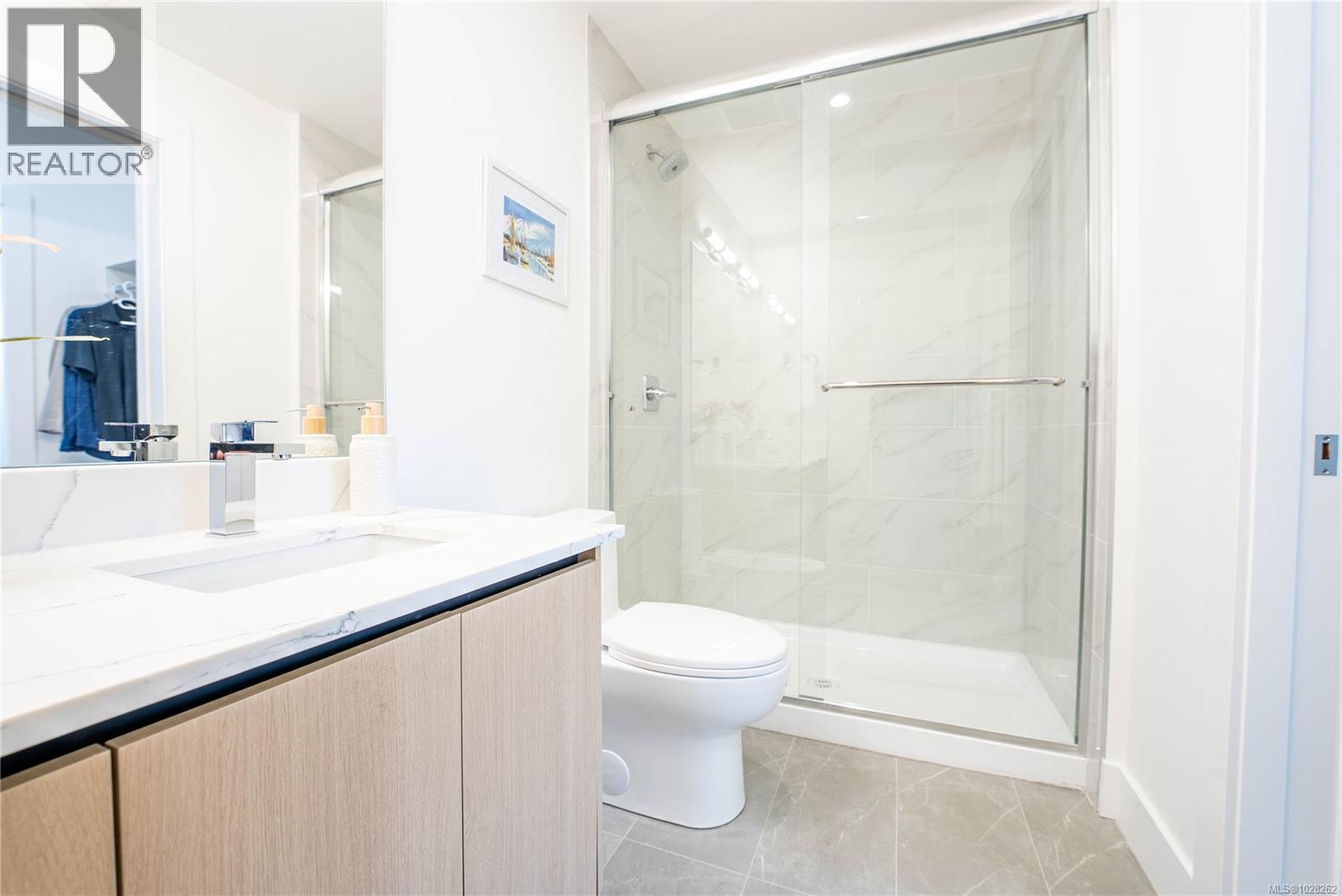 606 258 Helmcken Road, View Royal