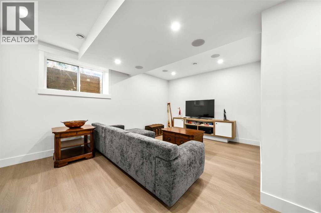 Single Family House for Sale in   Avenue SW Altadore Calgary 