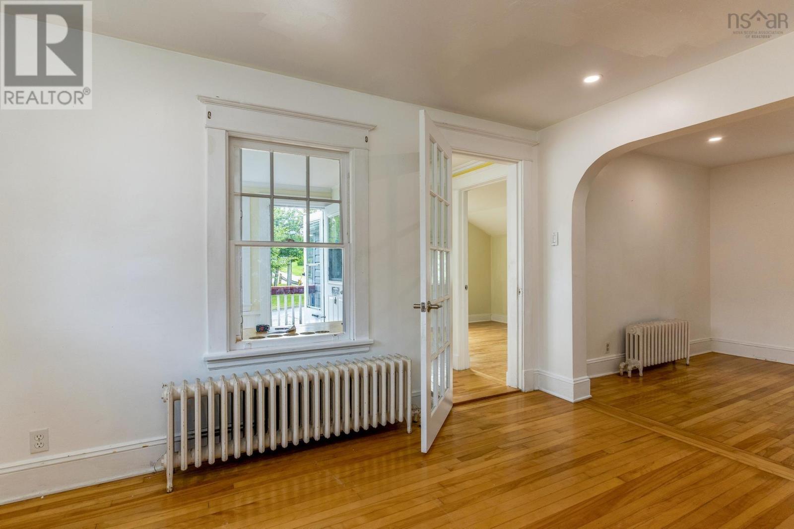 Property 22 of 46 of 17 Melrose Avenue