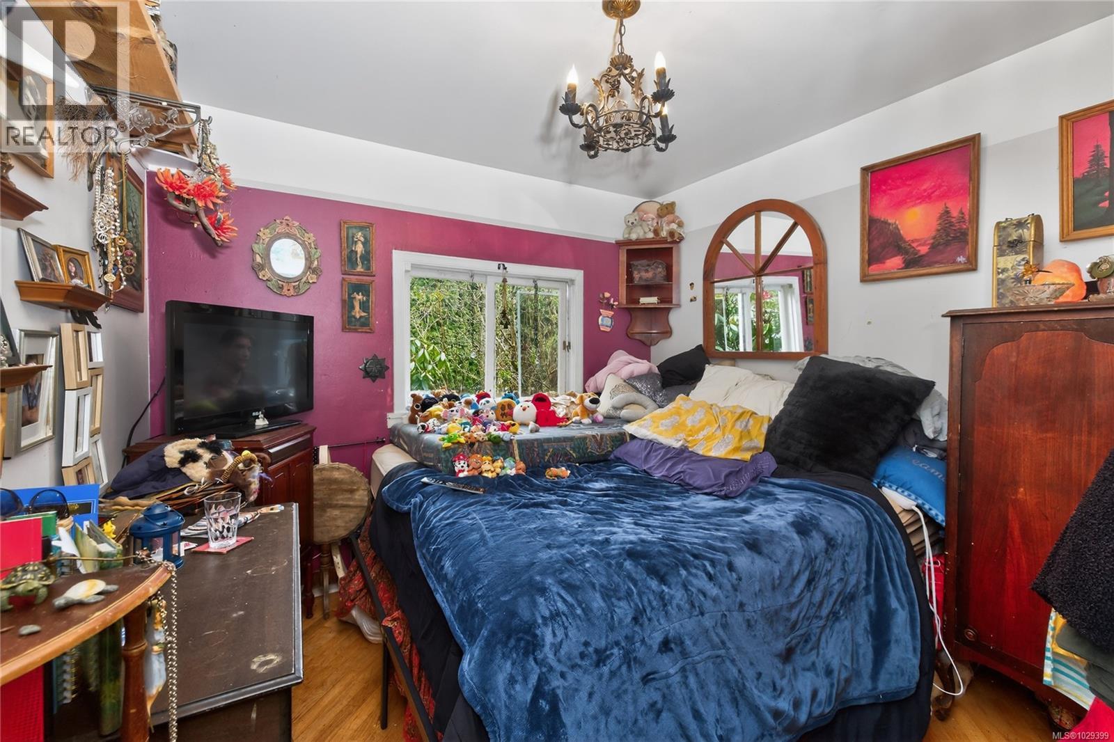 621 CORONATION AVE - 16