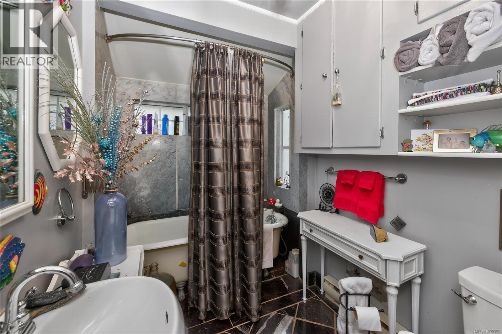 621 Coronation Ave - 17