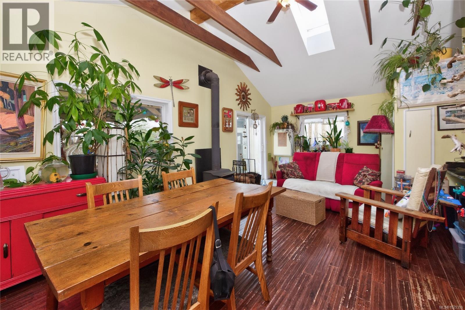 621 CORONATION AVE - 18