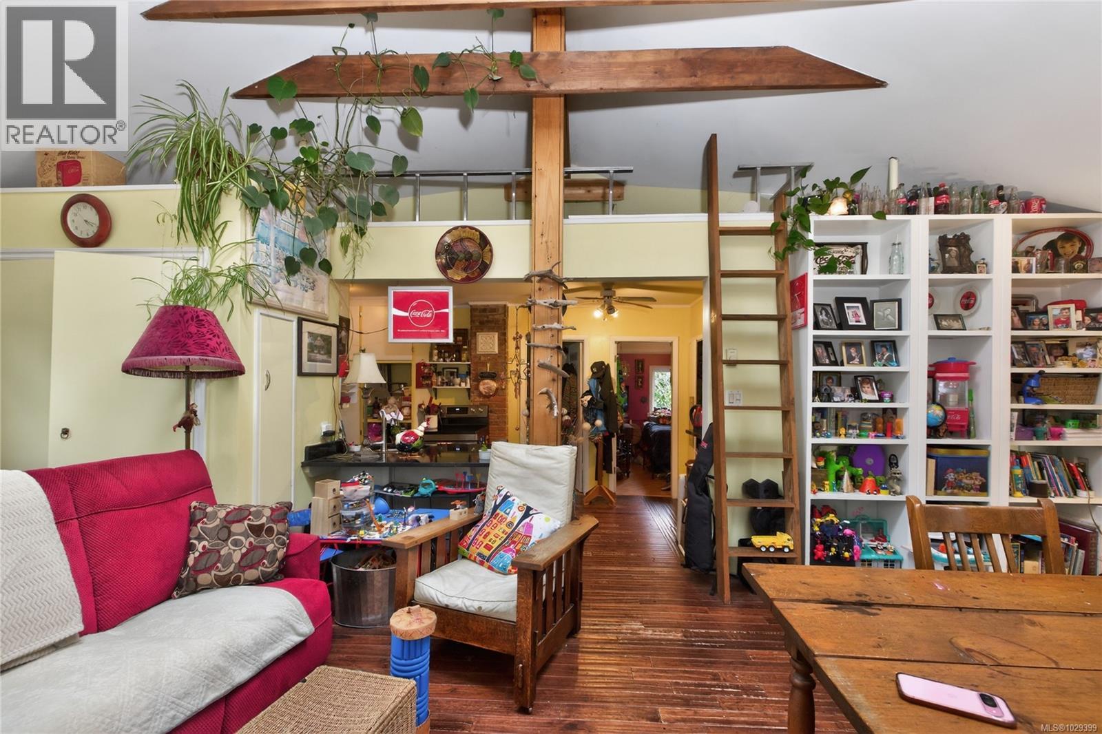 621 CORONATION AVE - 20