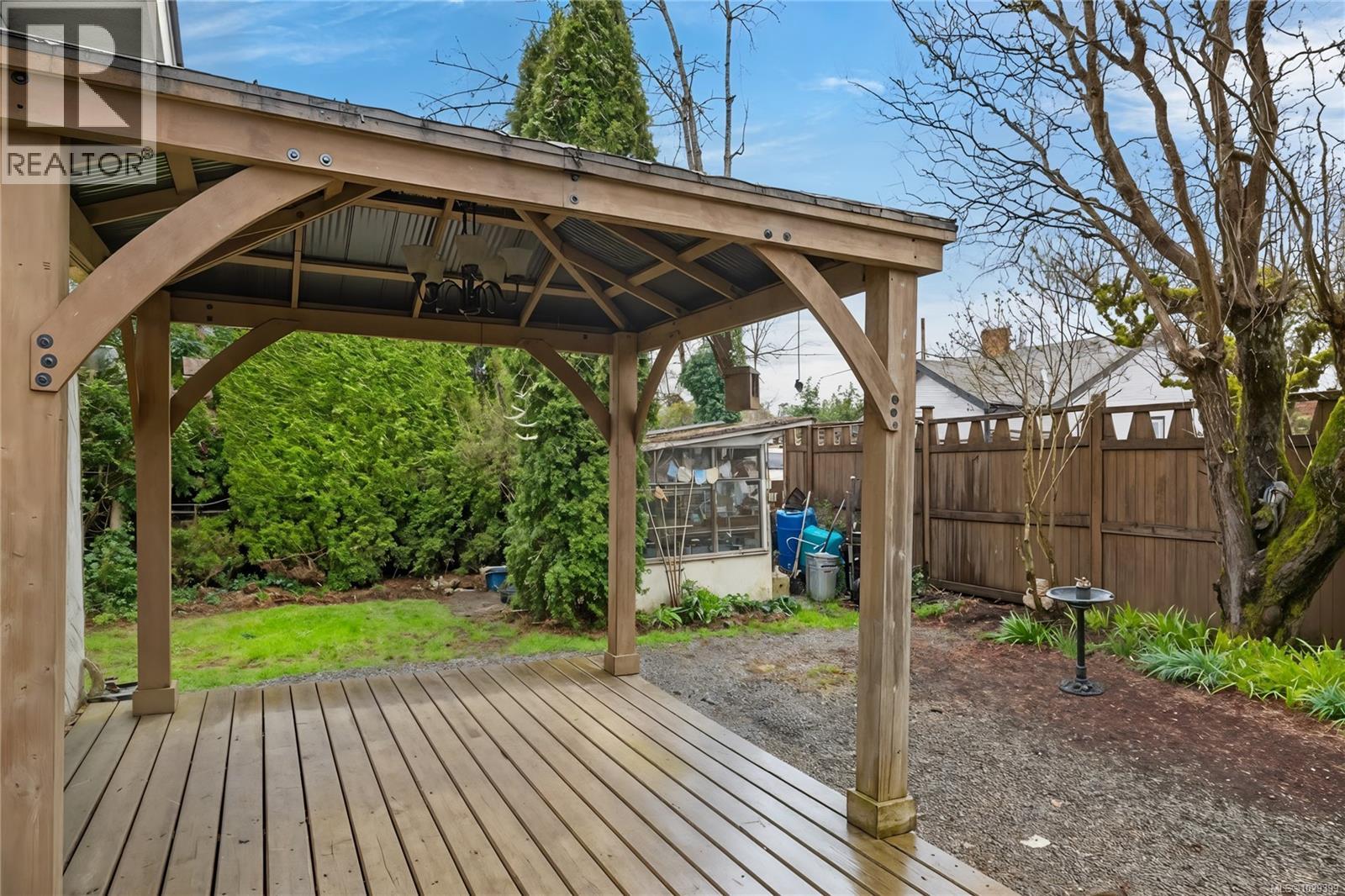 621 Coronation Ave - 4