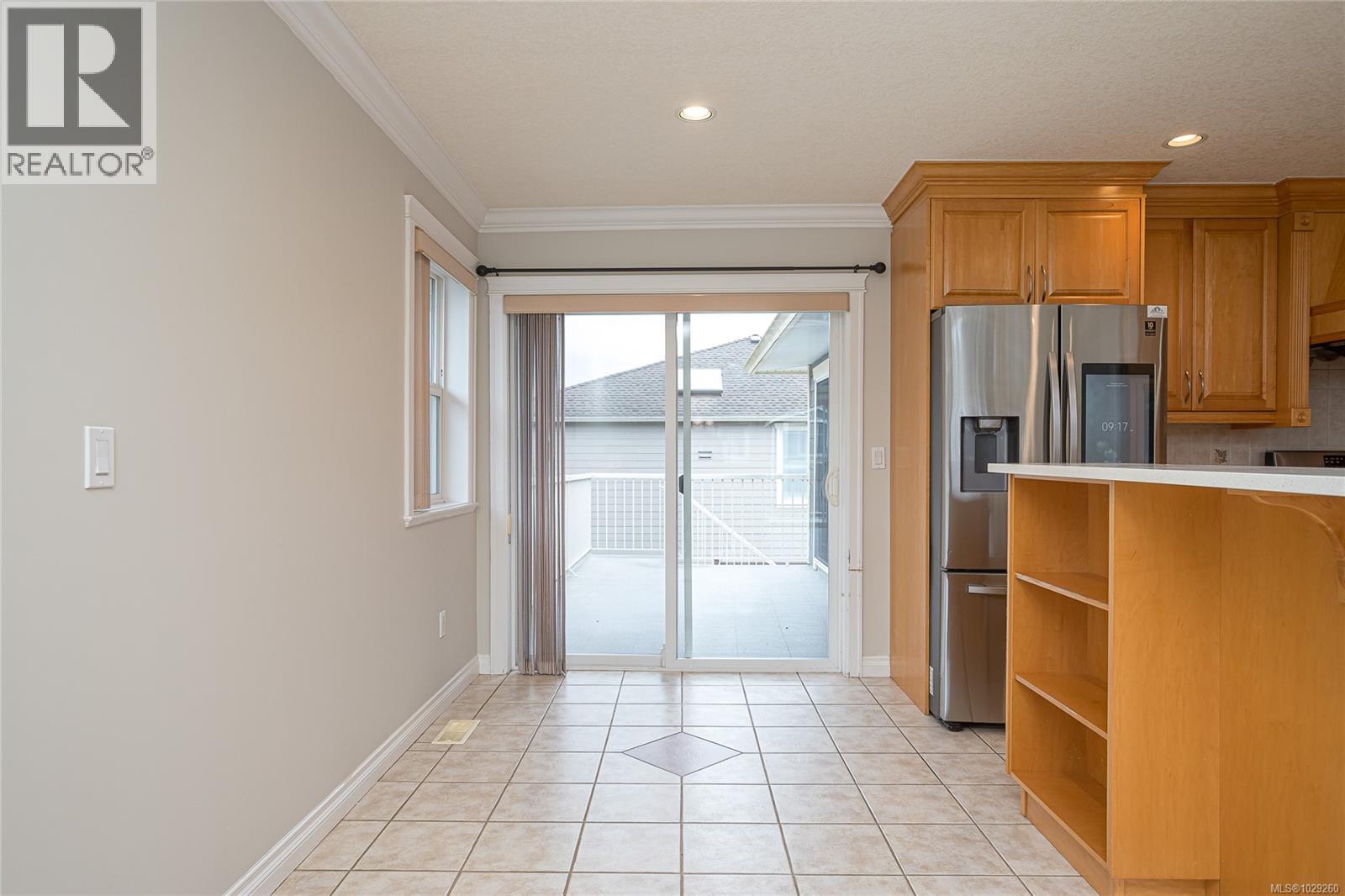 6599 KESTREL CRES - 12