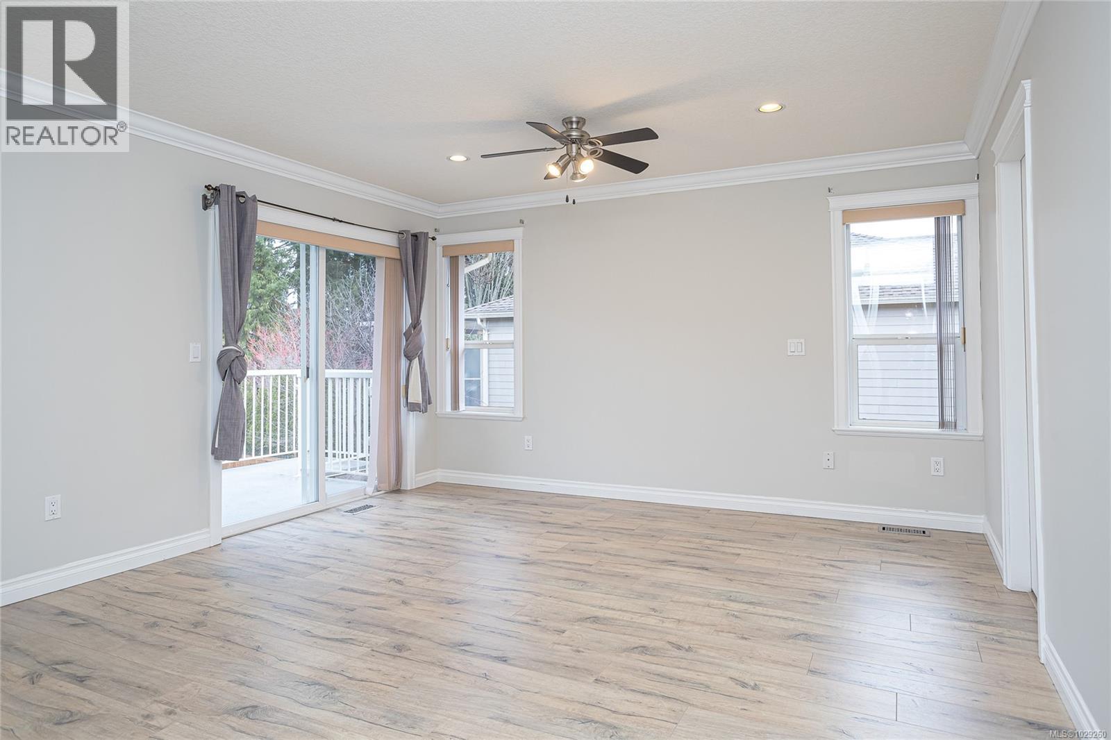 6599 KESTREL CRES - 17