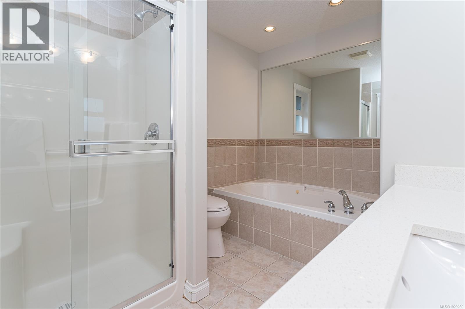 6599 KESTREL CRES - 19