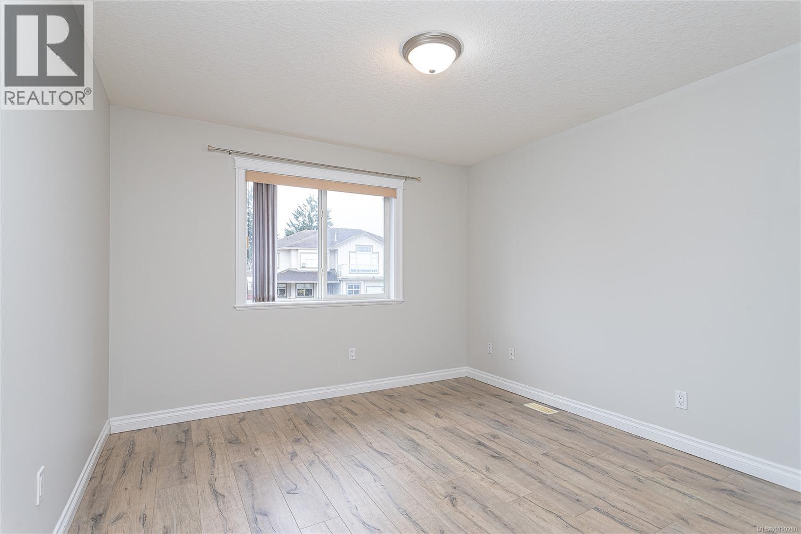 6599 KESTREL CRES - 20