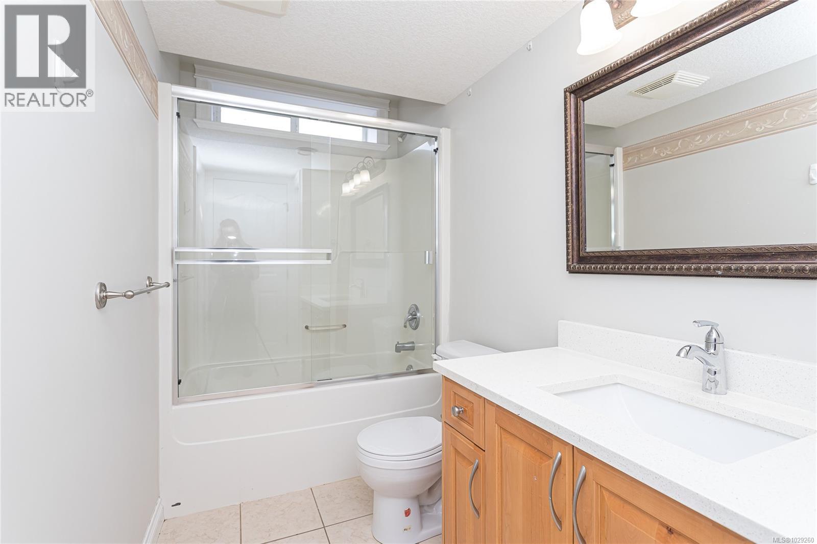 6599 KESTREL CRES - 26