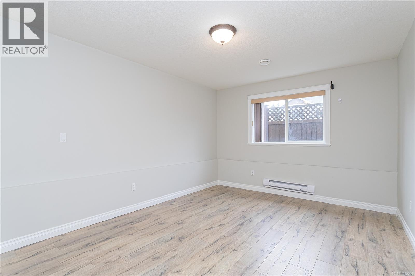 6599 KESTREL CRES - 27