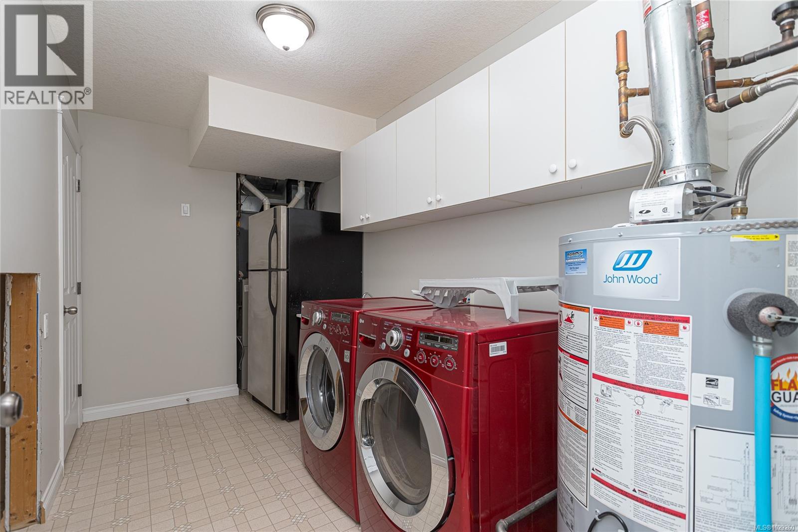 6599 KESTREL CRES - 28