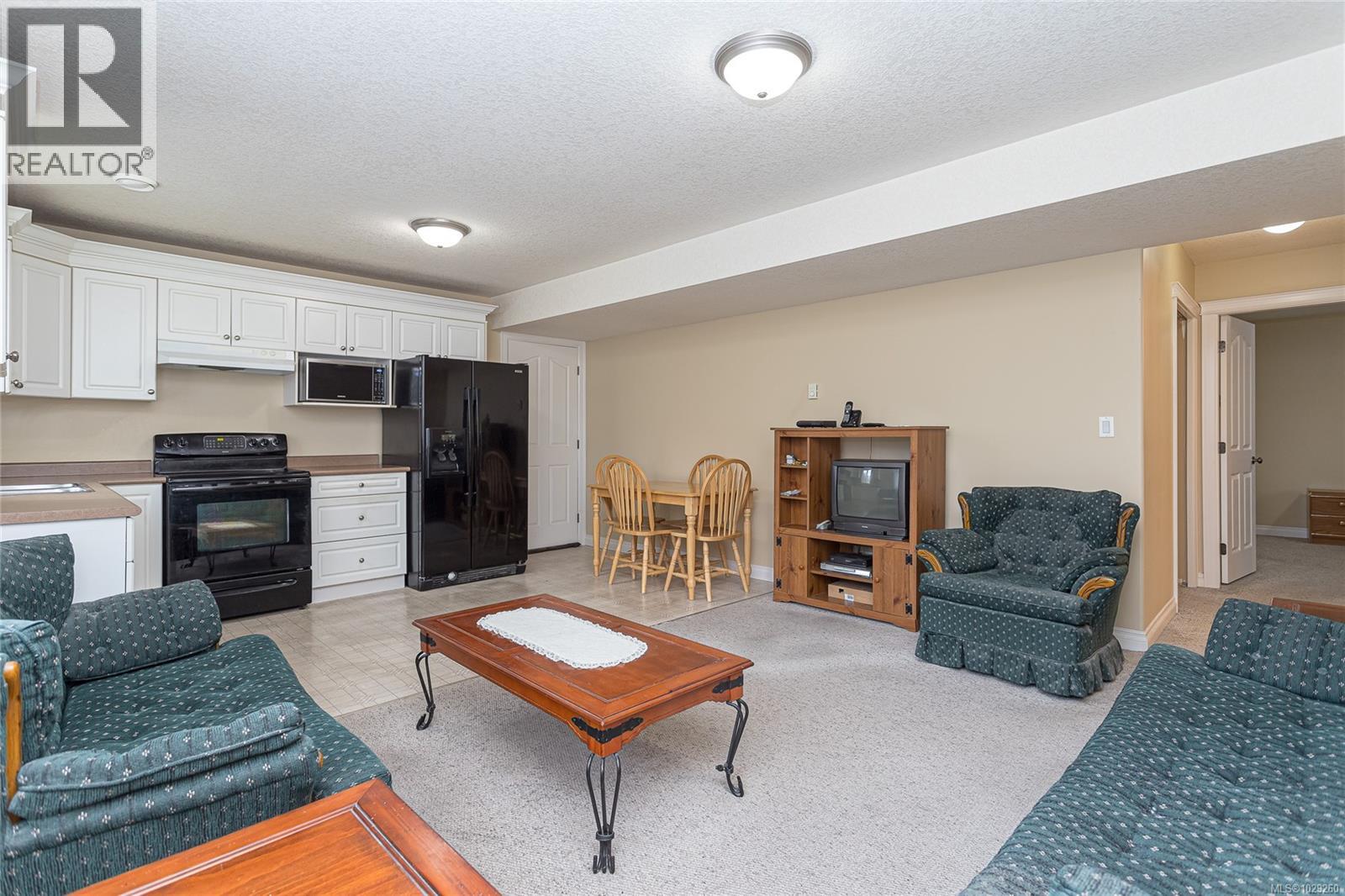 6599 KESTREL CRES - 31