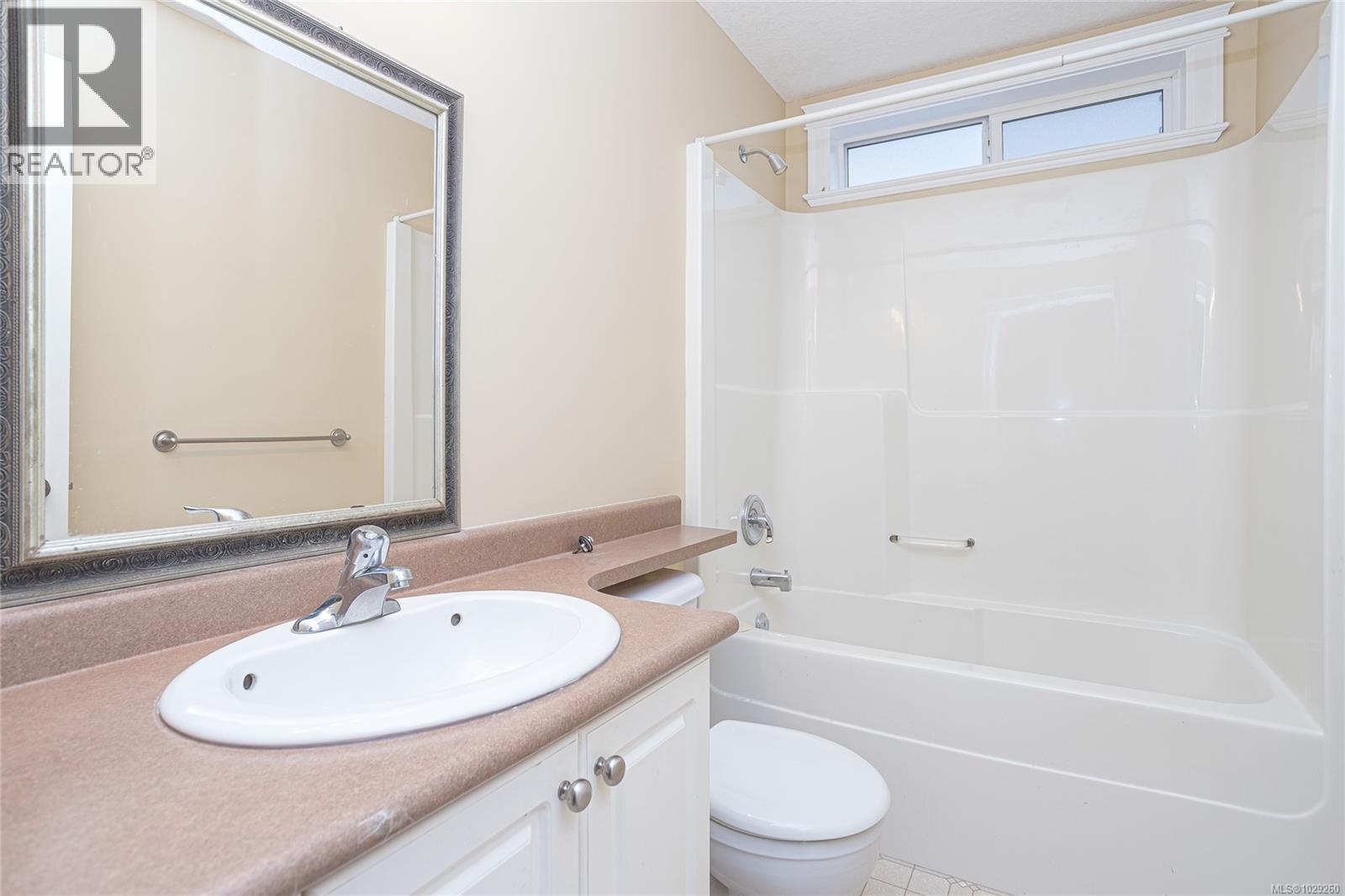 6599 KESTREL CRES - 37