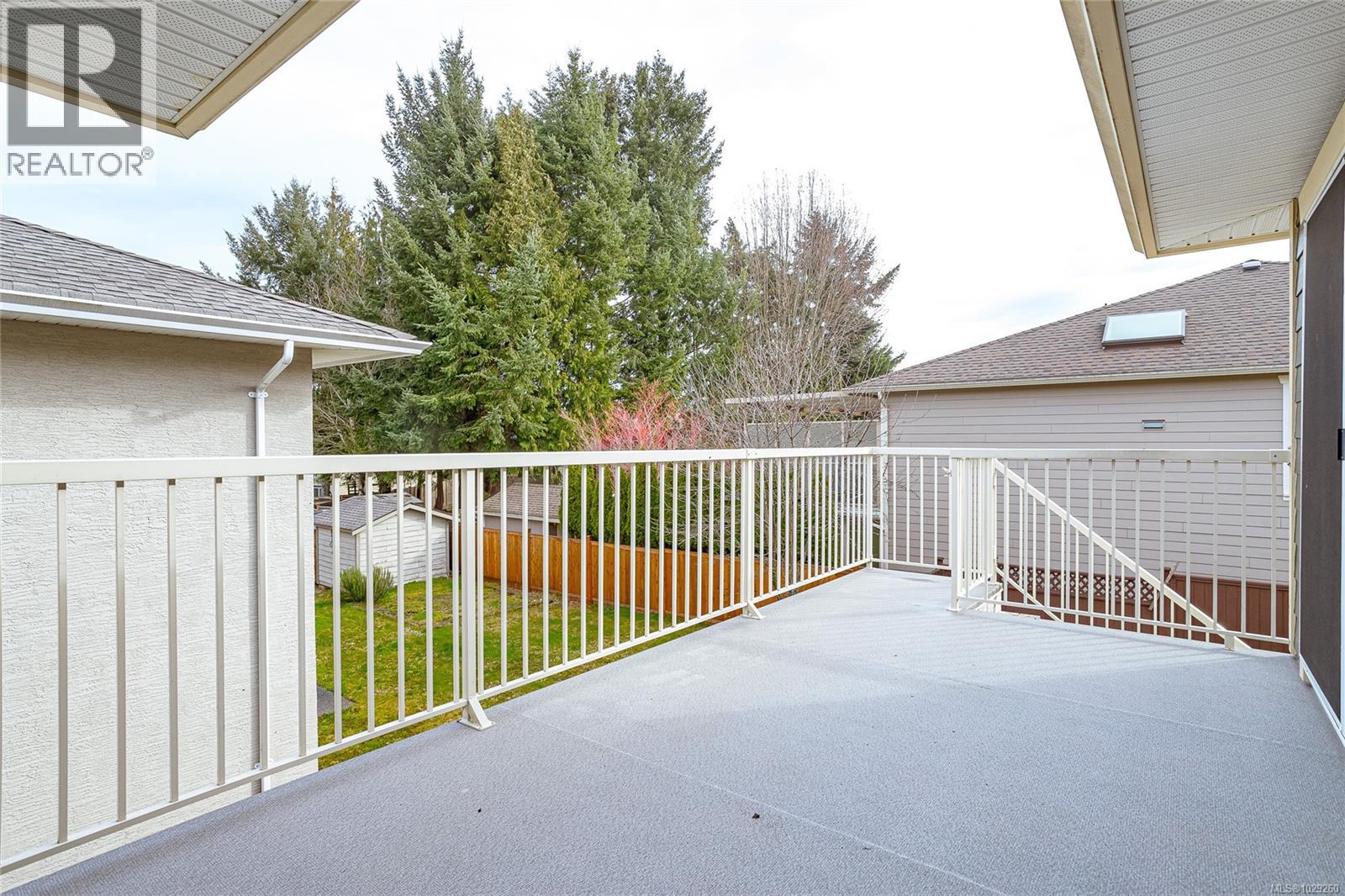 6599 KESTREL CRES - 39