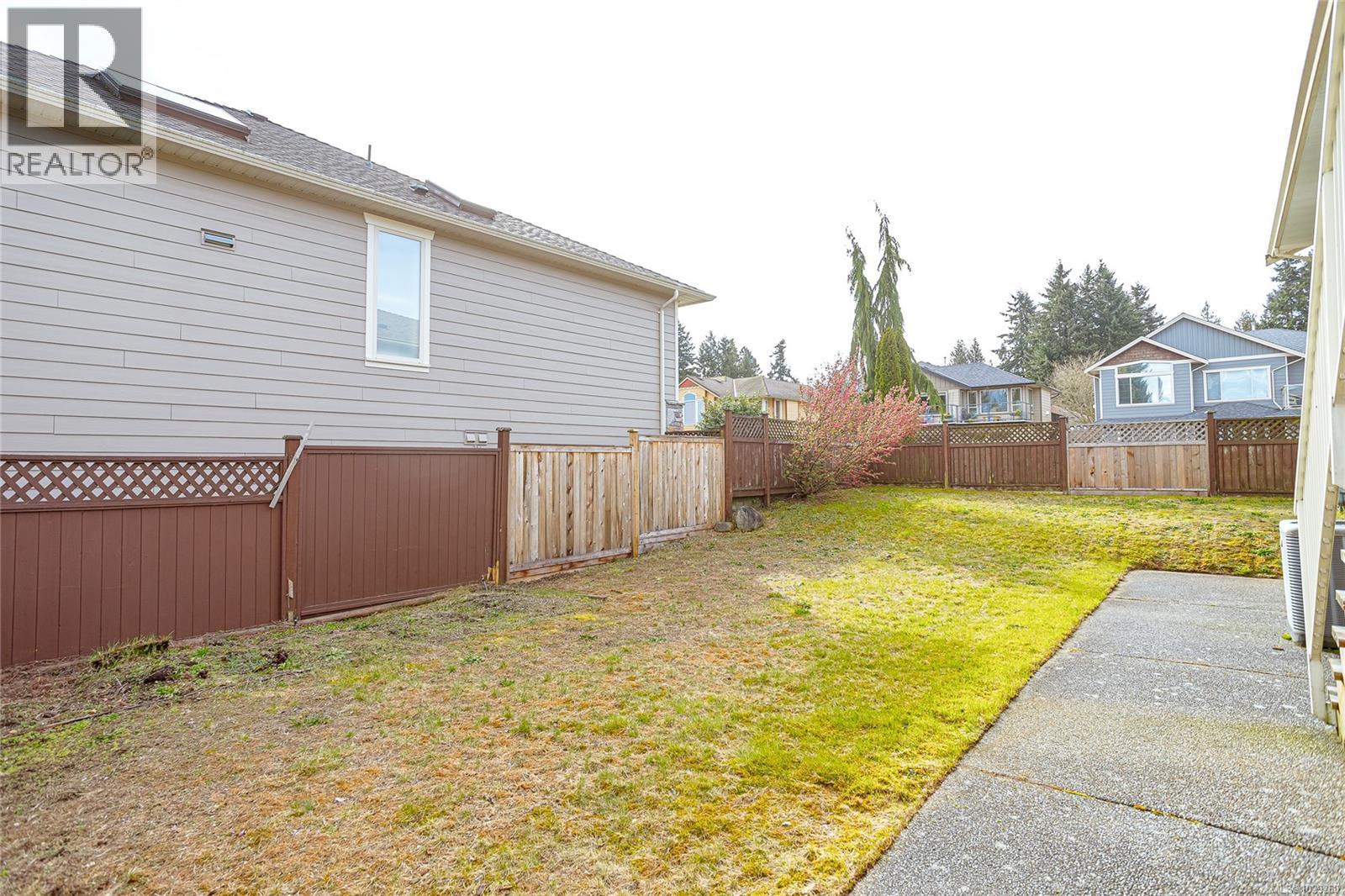 6599 KESTREL CRES - 43