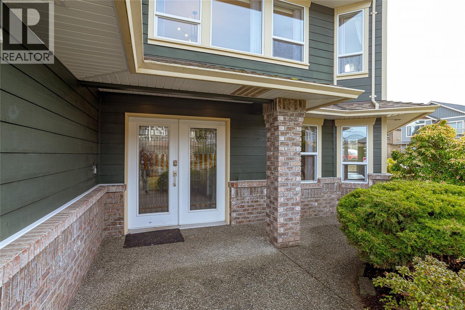 6599 KESTREL CRES - 5