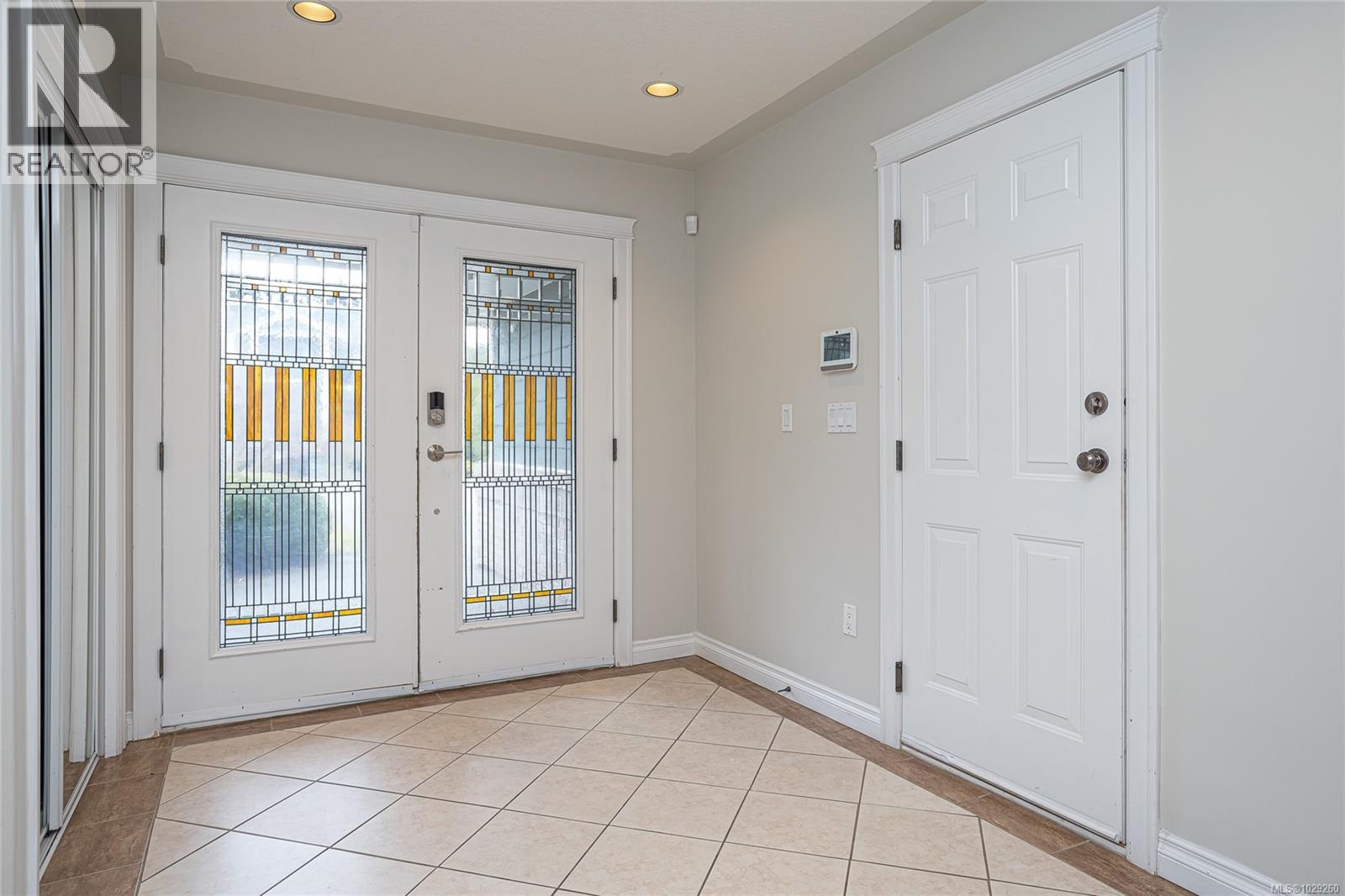 6599 KESTREL CRES - 6